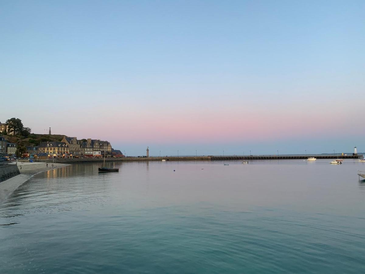 vue sur mer Cancale Extérieur photo