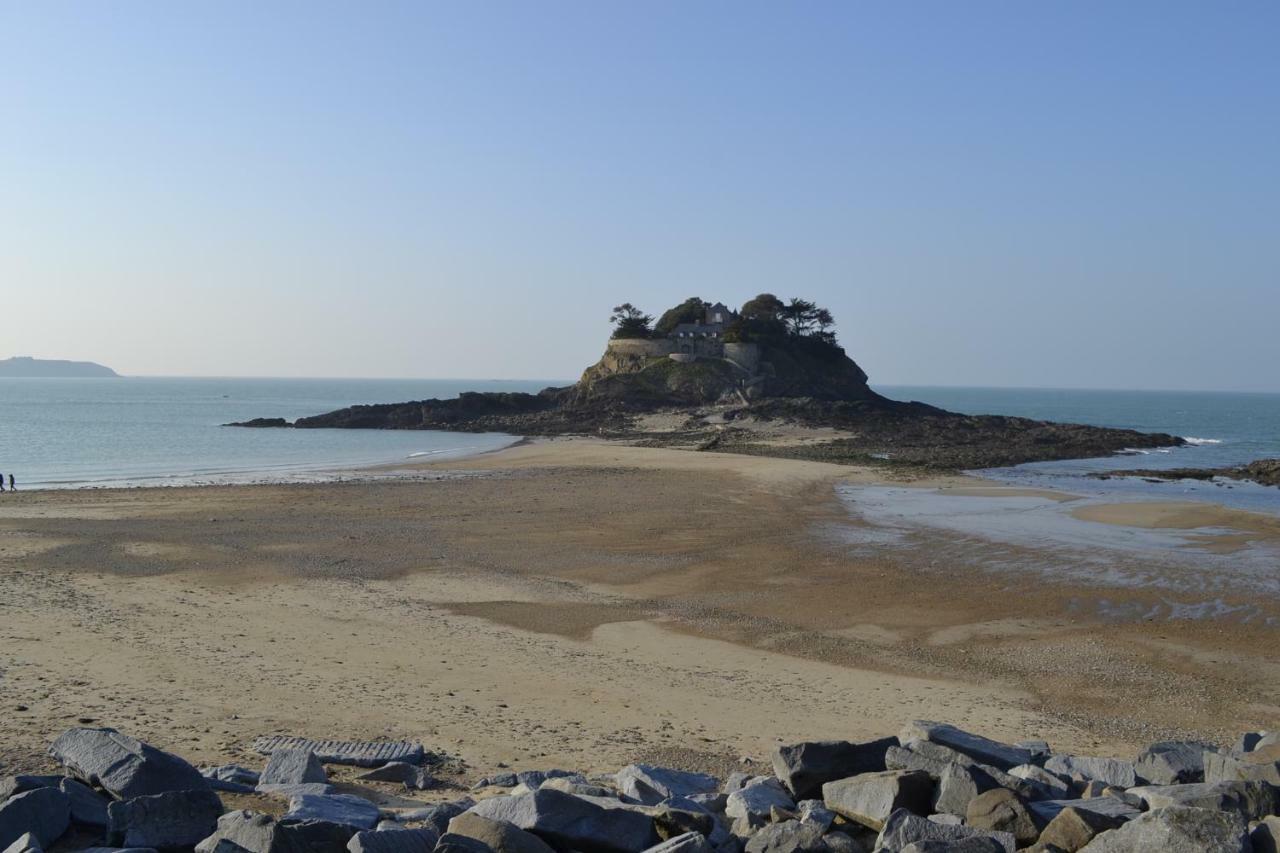 vue sur mer Cancale Extérieur photo